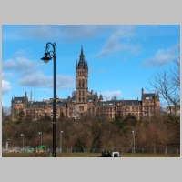 University of Glasgow, photo by Renzo Ferrante on Wikipedia.jpg